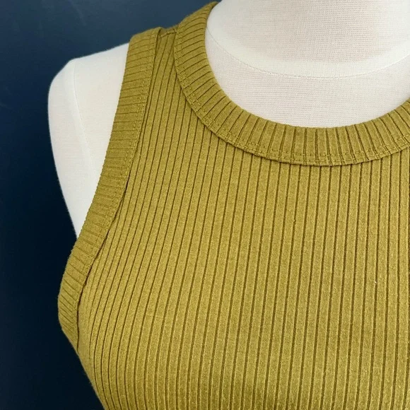 Forever 21 Olive Ribbed Cropped Tank Size Large - Picture 3 of 7